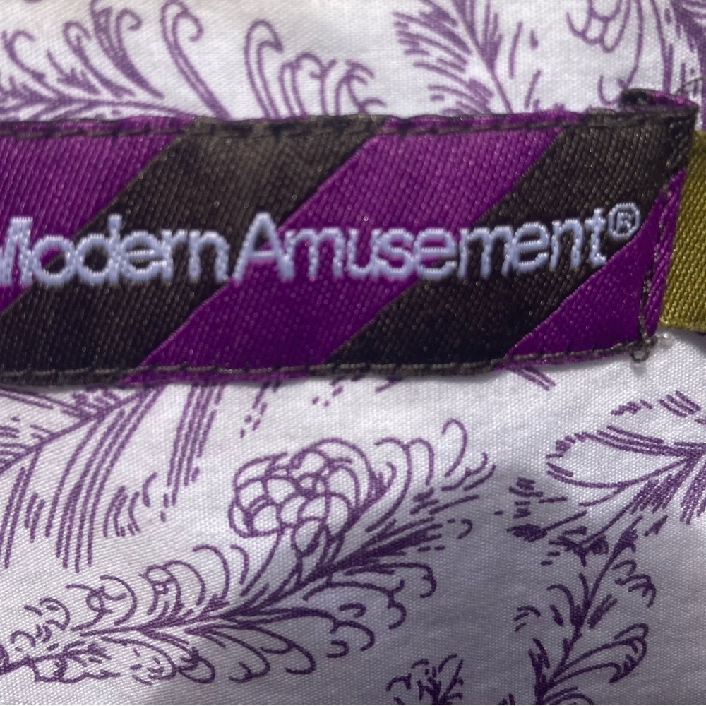 ModernAmusement - XL